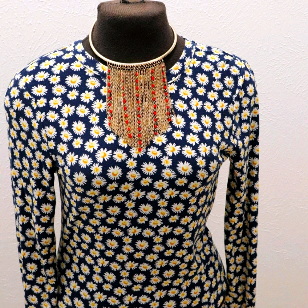 Daisy top